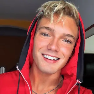 Ian Lucas